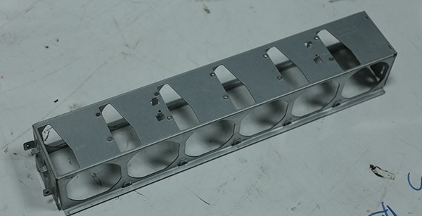 五金沖壓模具有哪些特征分類